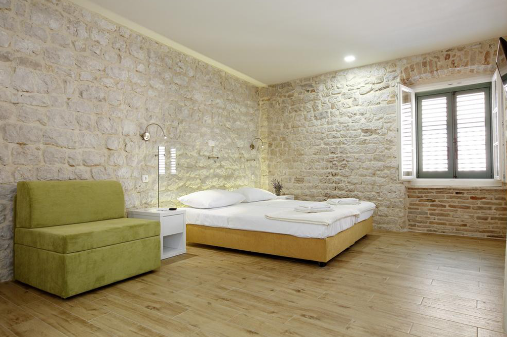Idassa Atrium – Doppelbettzimmer mit zwei Extrabetten